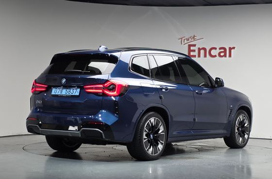 BMW iX3 M Sports — пробег 8 718 км — фото 2 из 5