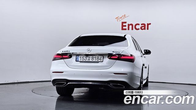 Mercedes-Benz E-Class E220d 4MATIC AMG Line — пробег 75 571 км — фото 4 из 5