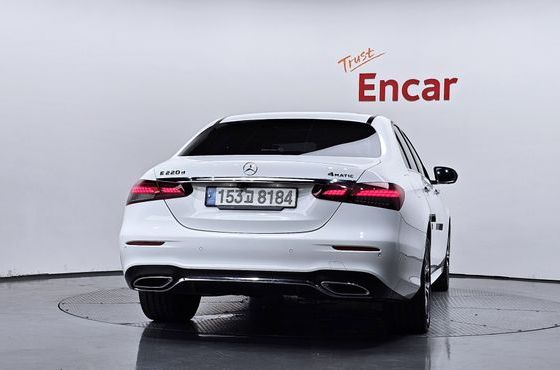 Mercedes-Benz E-Class E220d 4MATIC AMG Line — пробег 75 571 км — фото 4 из 5