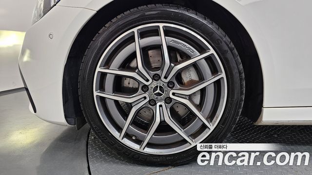 Mercedes-Benz E-Class E220d 4MATIC AMG Line — пробег 75 571 км — фото 5 из 5