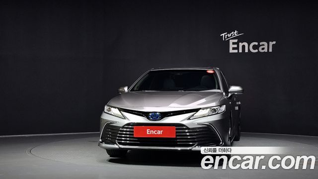 Toyota Camry 2.5 XLE Hybrid — пробег 49 174 км — фото 3 из 5