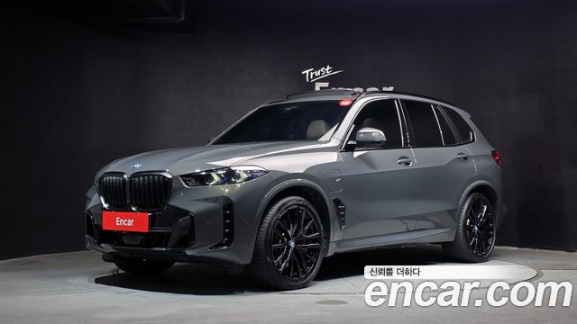 BMW X5 xDrive 50e M Sport Special Edition — пробег 32 687 км — фото 1 из 5