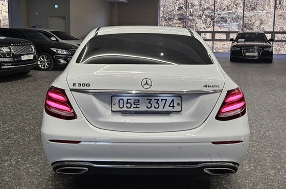 Mercedes-Benz E-Class E300 4MATIC Avnatgarde — пробег 43 171 км — фото 4 из 5