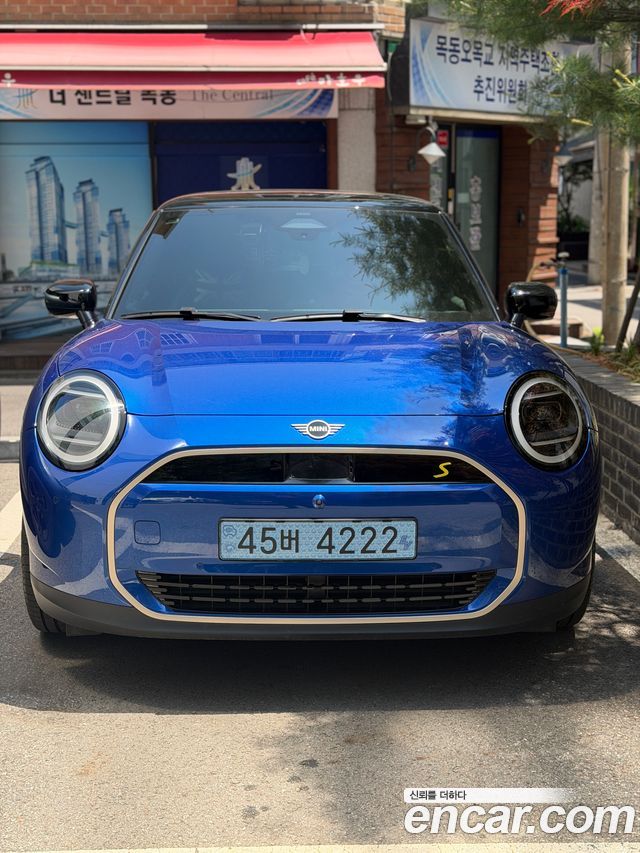 Mini Cooper SE Favoured — пробег 8 000 км — фото 3 из 5