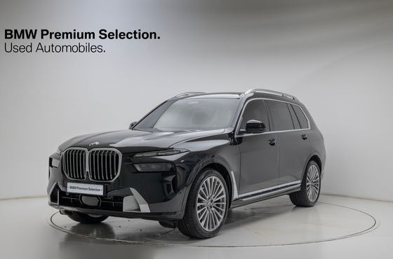 BMW X7 xDrive 40i Design Pure Excellence 6-Seater — пробег 6 657 км — фото 1 из 5