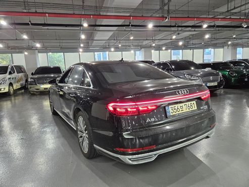 Audi A8 60 TFSI Quattro LWB — пробег 157 000 км — фото 3 из 5