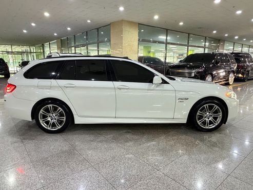 BMW 5-Series 525d xDrive M Sport Touring — пробег 243 176 км — фото 5 из 5
