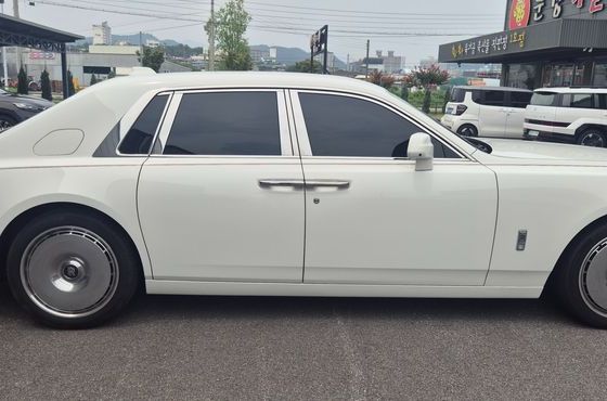 Rolls-Royce Phantom 6.7 V12 — пробег 5 080 км — фото 4 из 5