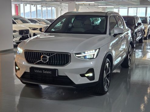 Volvo XC40 B4 Ultra Bright — пробег 236 км — фото 1 из 5