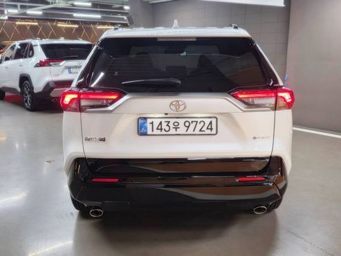 Toyota RAV4 2.5 4WD PHEV XSE — пробег 9 414 км — фото 4 из 5