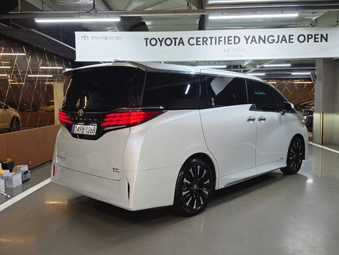 Toyota Alphard 2.5 HEV Executive AWD — пробег 8 579 км — фото 3 из 5