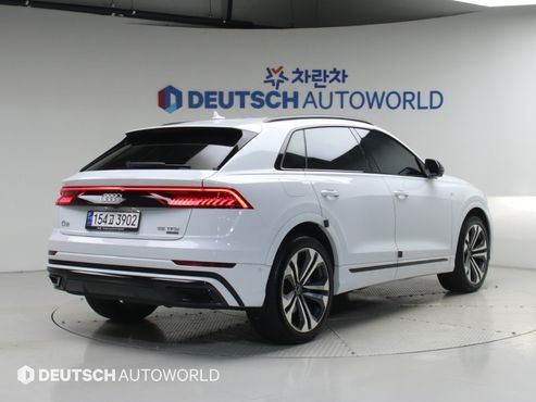 Audi Q8 55 TFSI Quattro Premium — пробег 24 973 км — фото 2 из 5