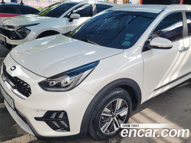 Kia Niro 1.6 HEV Noblesse Special — пробег 88 000 км — фото 1 из 5