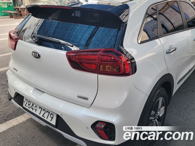 Kia Niro 1.6 HEV Noblesse Special — пробег 88 000 км — фото 2 из 5