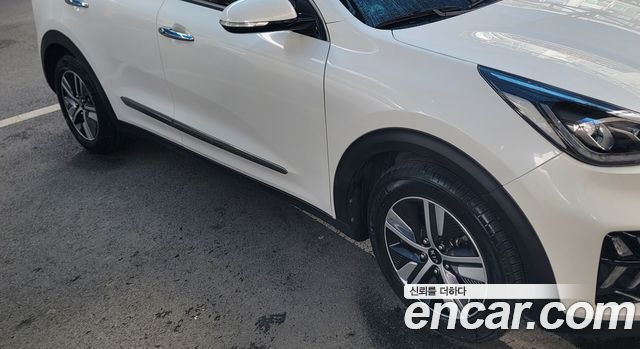 Kia Niro 1.6 HEV Noblesse Special — пробег 88 000 км — фото 5 из 5