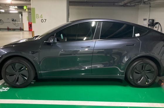 Tesla Model Y Premium RWD — пробег 500 км — фото 4 из 5