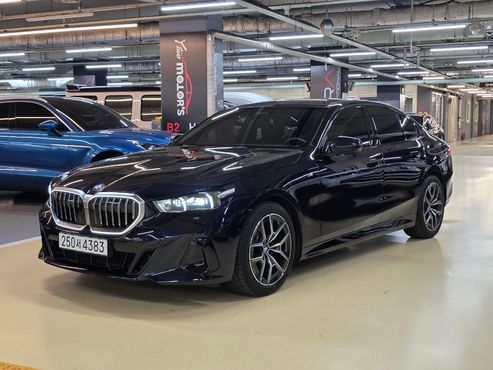 BMW 5-Series 520i M Sport — пробег 15 529 км — фото 1 из 5