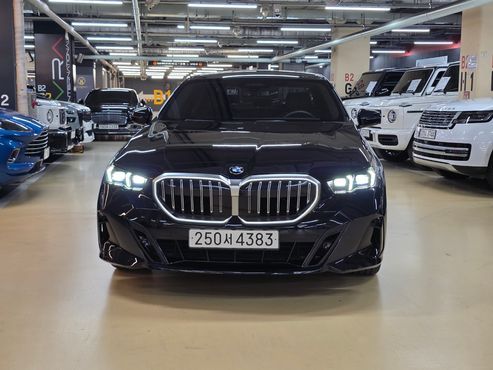 BMW 5-Series 520i M Sport — пробег 15 529 км — фото 3 из 5
