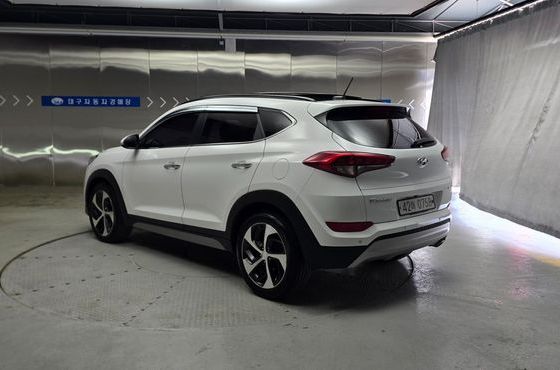 Hyundai Tucson Diesel 2.0 2WD Premium — пробег 83 682 км — фото 4 из 5