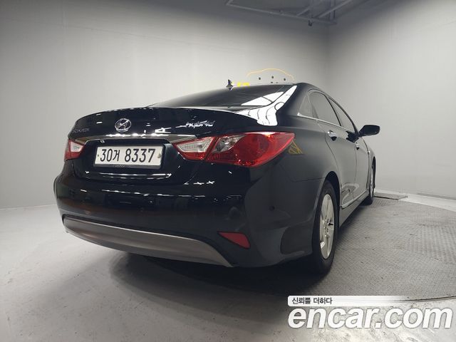 Hyundai Sonata 2.0 Smart — пробег 221 000 км — фото 5 из 5