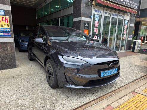 Tesla Model X AWD — пробег 1 784 км — фото 2 из 5