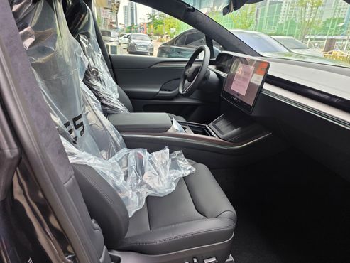 Tesla Model X AWD — пробег 1 784 км — фото 4 из 5