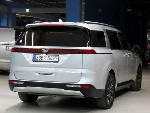 Kia Carnival Diesel 9-Seater Prestige — пробег 102 887 км — фото 4 из 5