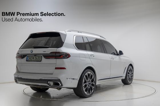 BMW X7 xDrive 40i M Sport 6STR — пробег 4 237 км — фото 2 из 5