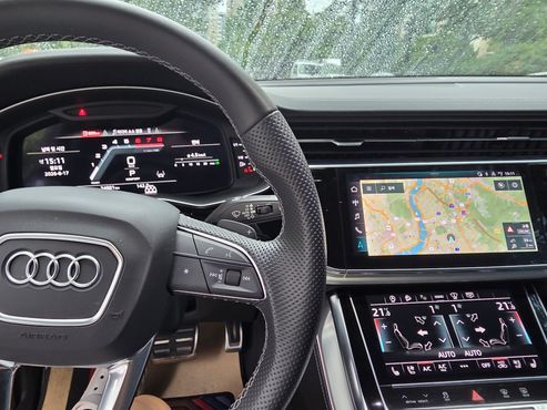 Audi Q8 55 TFSI Quattro Premium — пробег 34 700 км — фото 2 из 5