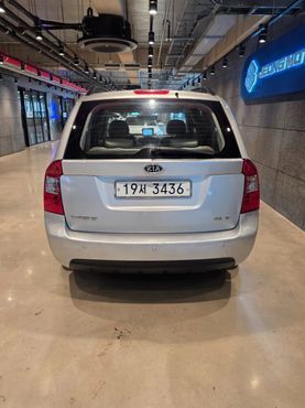 Kia Carens LPI 2.0 GLX Deluxe — пробег 230 000 км — фото 4 из 5