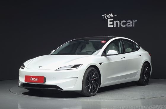 Tesla Model 3 Performance AWD — пробег 35 км — фото 1 из 5