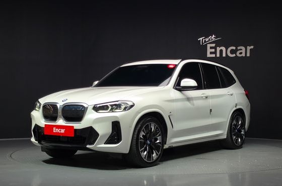 BMW iX3 M Sports — пробег 106 990 км — фото 1 из 5