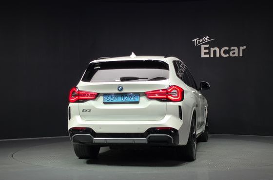 BMW iX3 M Sports — пробег 106 990 км — фото 4 из 5