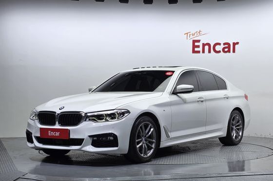 BMW 5-Series 520d xDrive M Sport Package Plus — пробег 112 892 км — фото 1 из 5