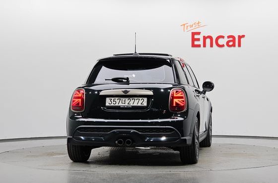 Mini Cooper 5Door Resolute Edition 3rd Gen — пробег 40 794 км — фото 4 из 5