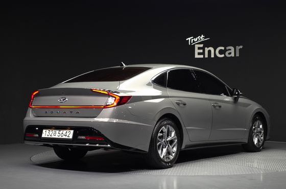 Hyundai Sonata 2.0 Premium Plus — пробег 31 220 км — фото 2 из 5