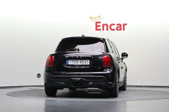 Mini Cooper 5Door Classic Third Generation — пробег 22 532 км — фото 4 из 5