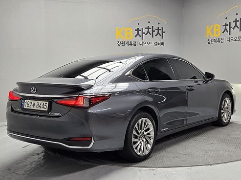 Lexus ES Executive — пробег 85 996 км — фото 5 из 5