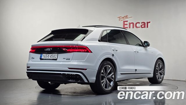 Audi Q8 55 TFSI Quattro Premium — пробег 29 324 км — фото 2 из 5