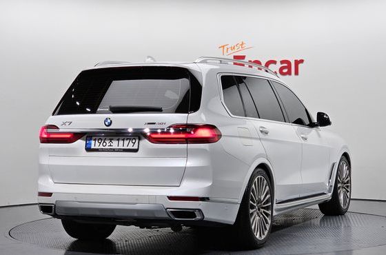 BMW X7 xDrive 40i Design Pure Excellence 7-Seater — пробег 38 070 км — фото 2 из 5