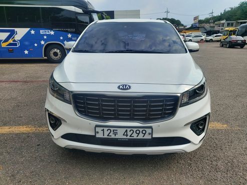 Kia Carnival 9-Seater Prstige — пробег 193 200 км — фото 1 из 5