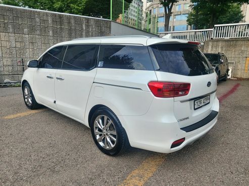 Kia Carnival 9-Seater Prstige — пробег 193 200 км — фото 5 из 5