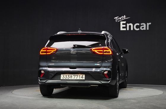 Kia Niro 1.6 HEV Prestige — пробег 11 880 км — фото 4 из 5