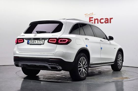 Mercedes-Benz GLC-Class GLC300e 4MATIC — пробег 65 410 км — фото 2 из 5