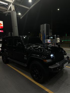 Jeep Wrangler 2.0 Overland 4Door — пробег 20 200 км — фото 2 из 5