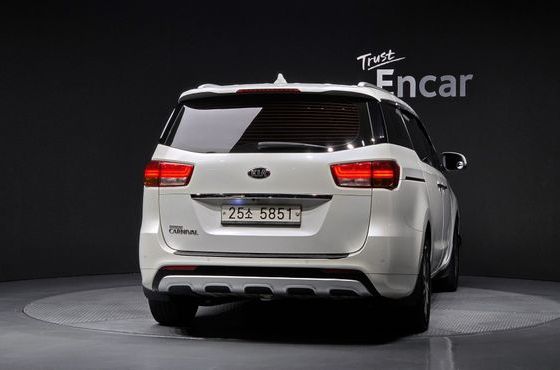 Kia Carnival 9-seater Prestige — пробег 183 753 км — фото 4 из 5
