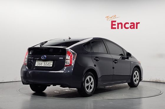 Toyota Prius 1.8 M — пробег 72 552 км — фото 2 из 5