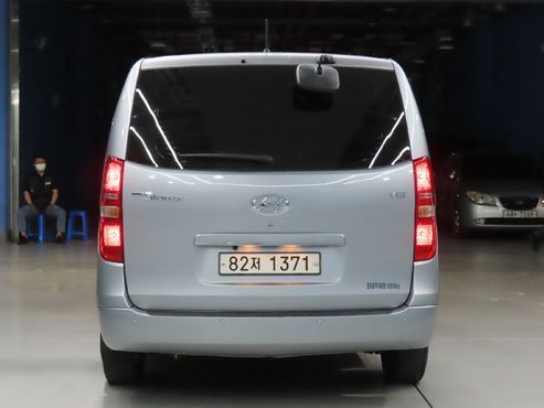 Hyundai Starex Van 3-Seater Smart — пробег 75 486 км — фото 3 из 5