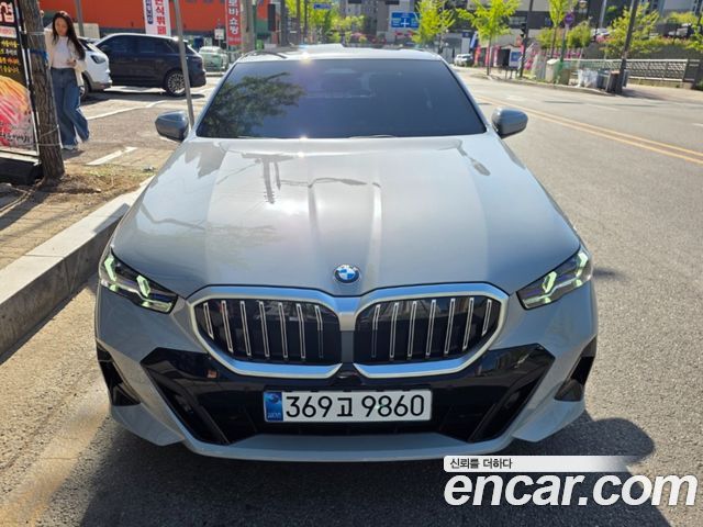 BMW 5-Series 520i M Sport — пробег 1 450 км — фото 3 из 5