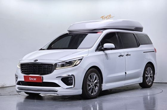 Kia Carnival 9-Seater Hi-Limousine Noblesse Special — пробег 110 840 км — фото 1 из 5